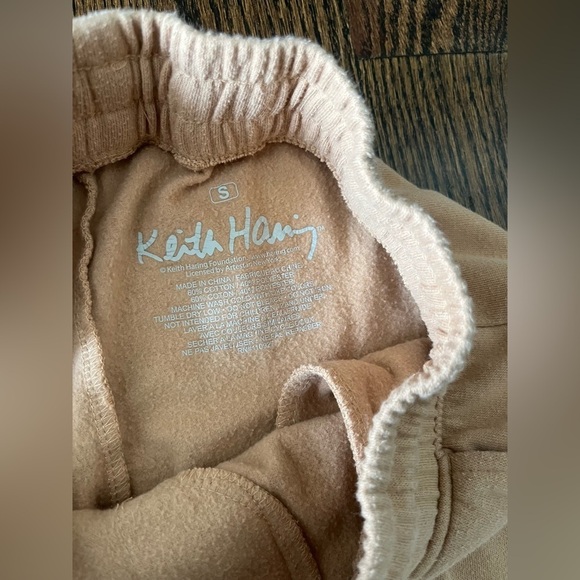 KEITH HARING ARTIST SIGNATURE DANCING PEOPLE BEIGE SWEATPANTS SIZE Small - Picture 5 of 5